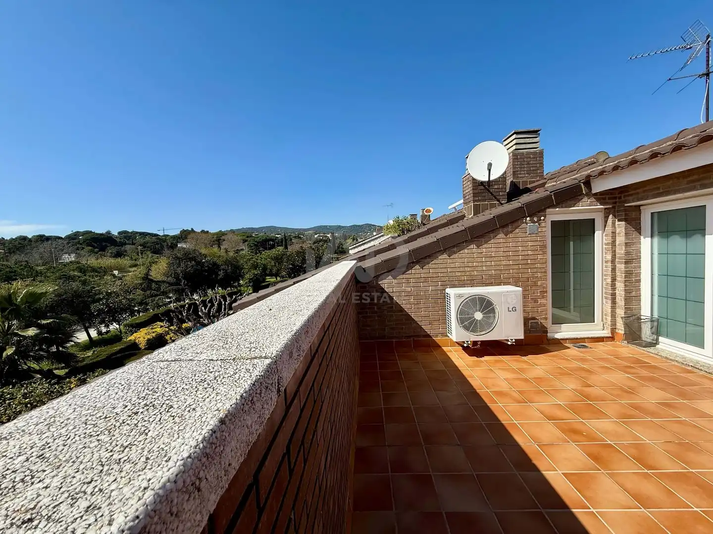 Vista exterior de Casa adosada en venda en Sant Andreu de Llavaneres amb Aire condicionat, Calefacció i Terrassa