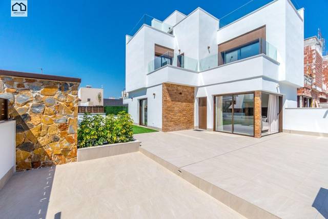 Casa adosada en Venta en Benijófar