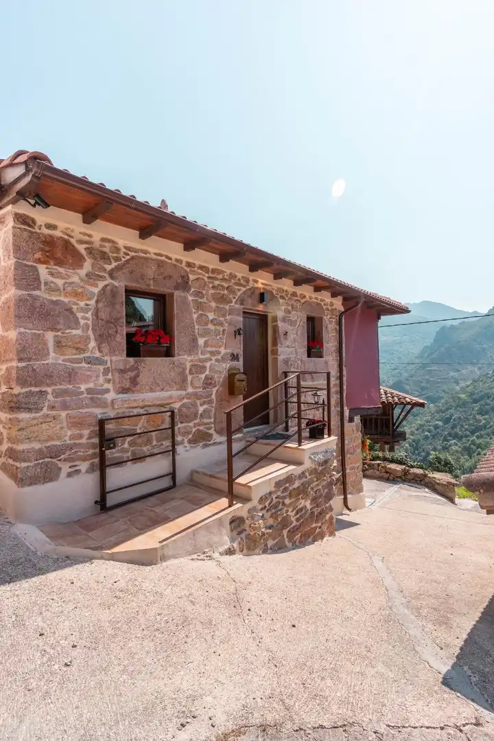 Vista exterior de Casa o chalet en venta en Somiedo con Aire acondicionado, Calefacción y Terraza