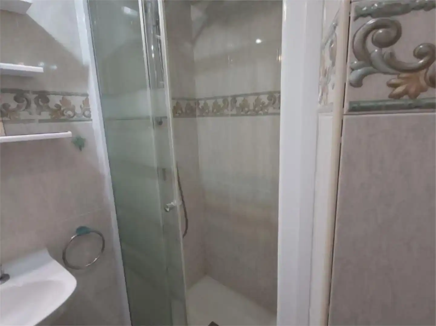 Badezimmer von Wohnung zur Miete in Rondilla