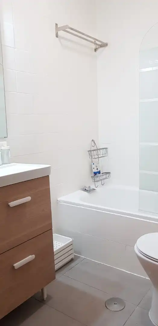 Baño de Piso de alquiler en Albacete con Calefacción, Amueblado y Horno