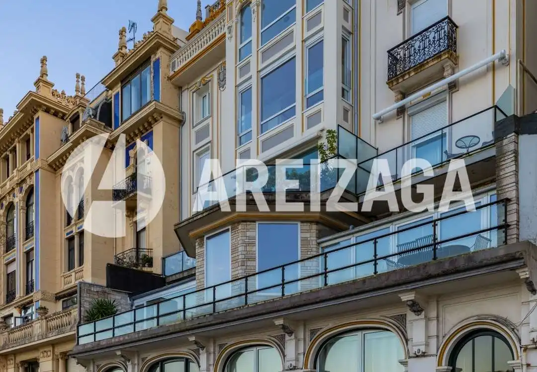 Vista exterior de Piso en venta en Donostia - San Sebastián  con Calefacción, Terraza y Balcón