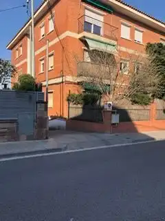Vista exterior de Garatge en venda en Sant Cugat del Vallès