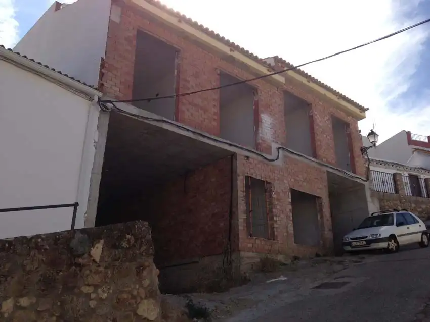 Vista exterior de Edificio en venta en Almodóvar del Río con Piscina comunitaria