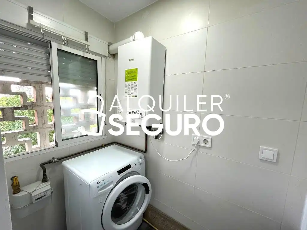 Schlafzimmer von Wohnung zur Miete in Madrid mit Klimaanlage und Heizung