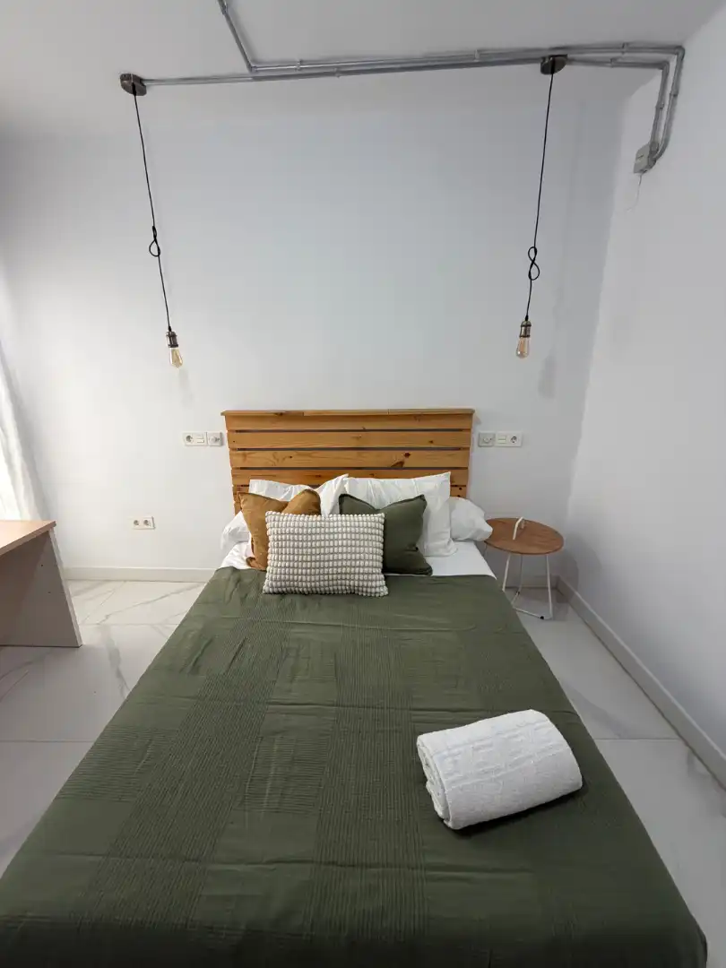 Habitación de Piso para compartir en Granada con Amueblado, Horno y Lavadora