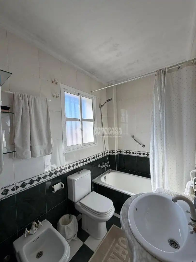 Bathroom of Flat for sale in Isla Cristina  with Air Conditioner, Heating and Terrace