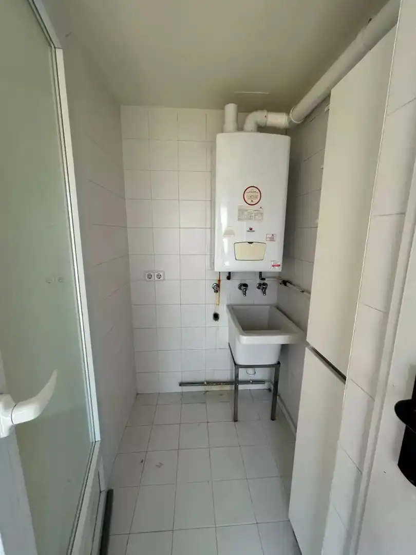 Badezimmer von Wohnung zur Miete in Girona mit Klimaanlage, Heizung und Parkett