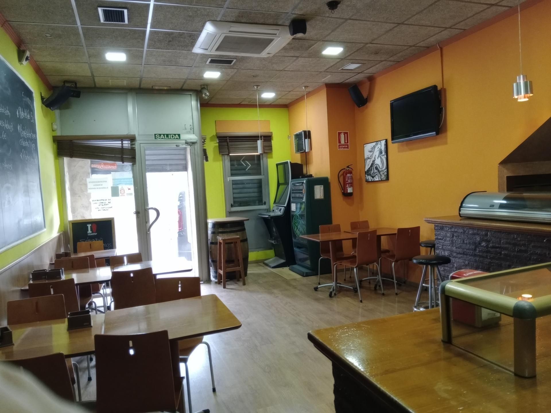 Local en venda en Cartagena amb Aire condicionat i Moblat
