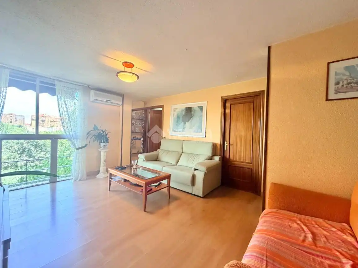 Wohnzimmer von Wohnung zum Verkauf in Madrid mit Klimaanlage, Heizung und Terrasse