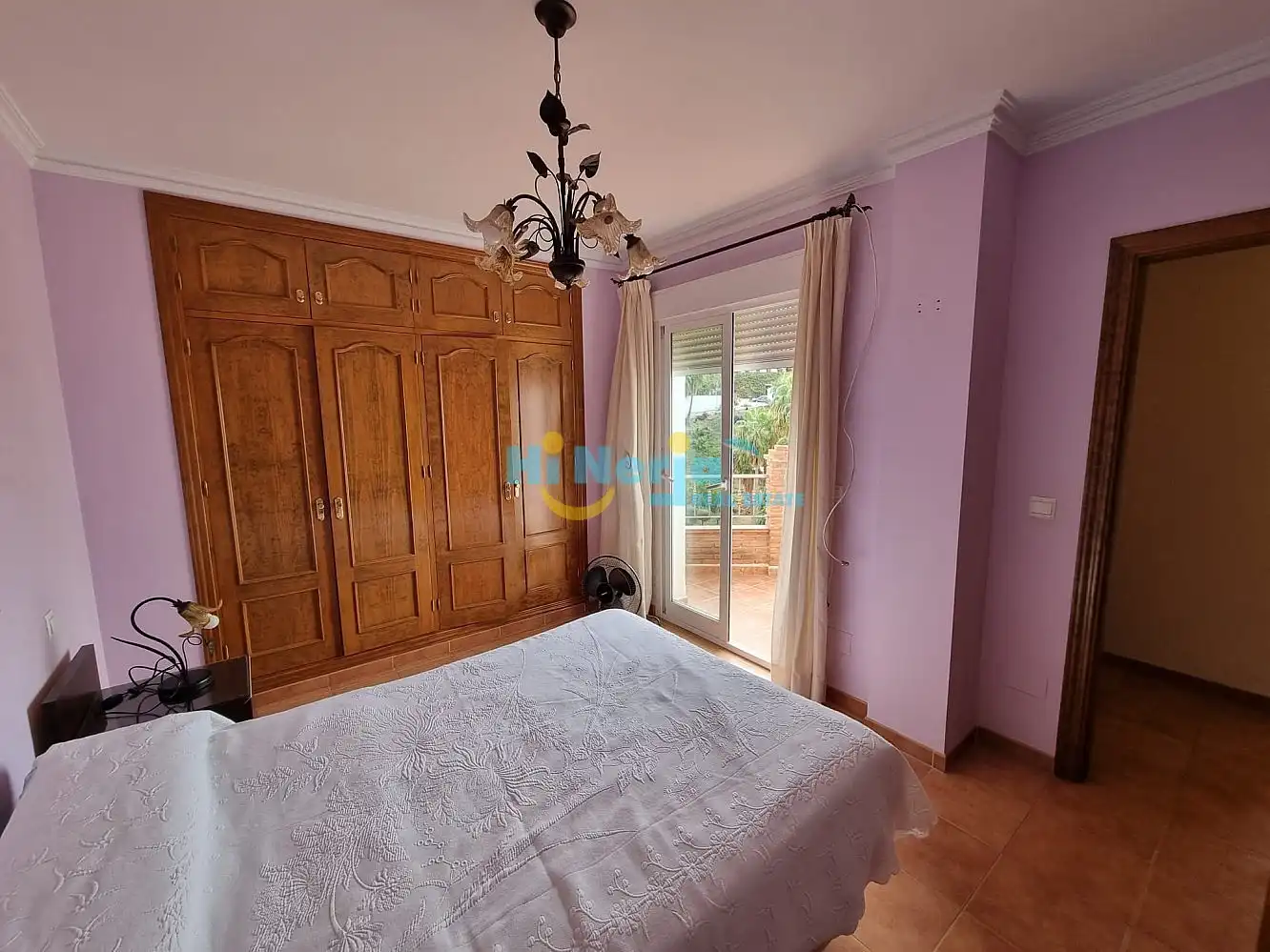 CHALET PAREADO 4 DORMITORIOS CON JARDÍN , SOTANO TERRAZA Y PATIO CON BARBACOA  2 PLAZAS DE PARKING  NERJA, Bild 4