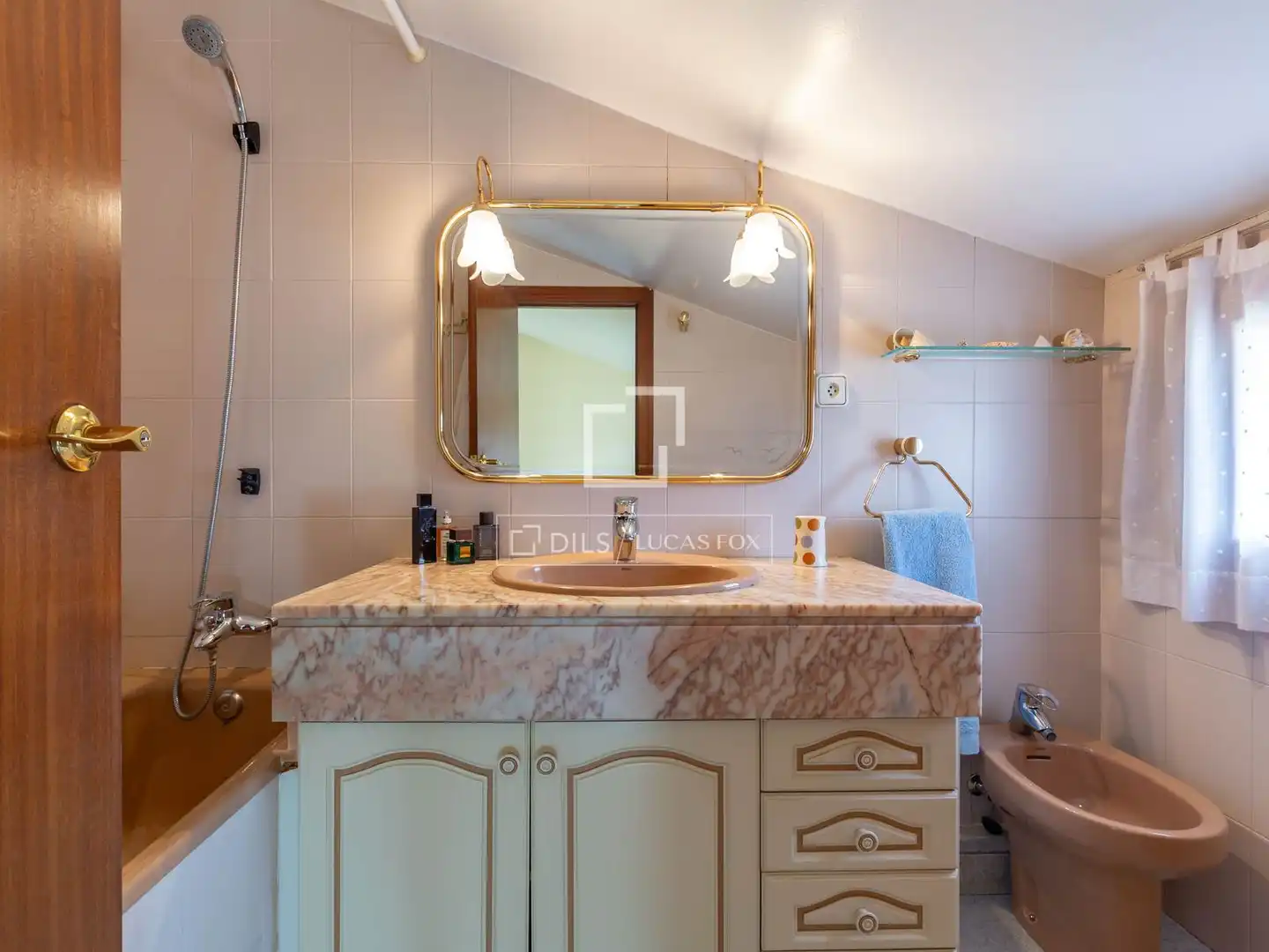 Baño de Casa o chalet en venta en Sant Just Desvern con Aire acondicionado, Calefacción y Jardín privado