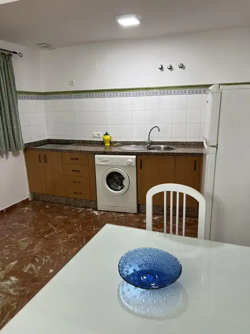 Cuina de Pis de lloguer en Écija amb Aire condicionat, Moblat i Rentadora