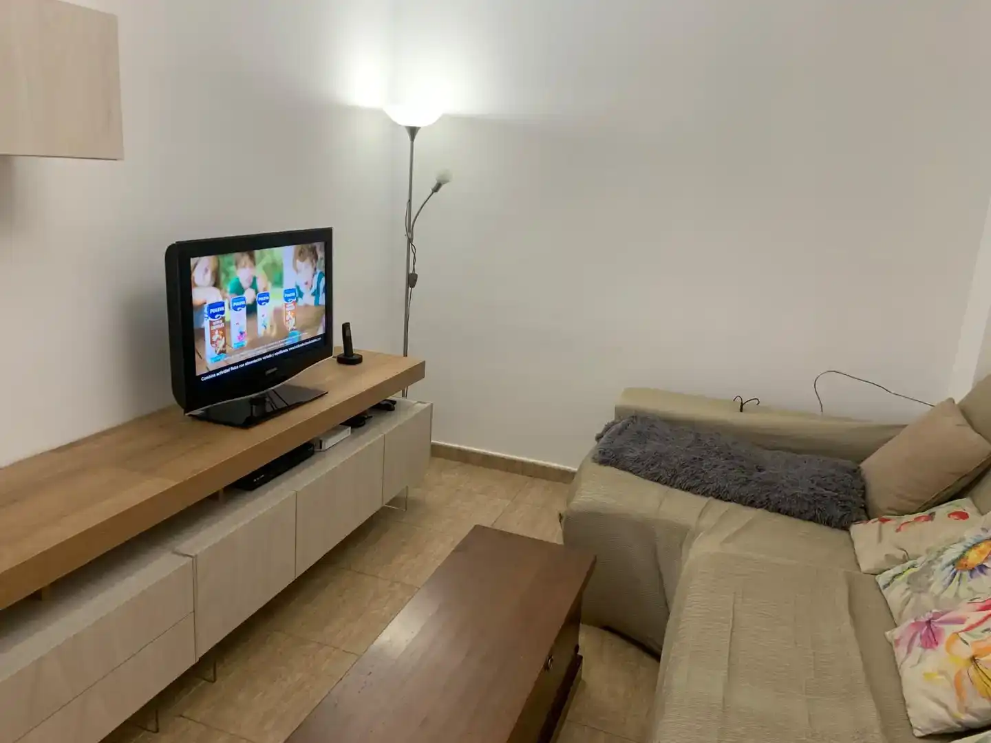 Sala d'estar de Casa adosada en venda en  Albacete Capital amb Aire condicionat