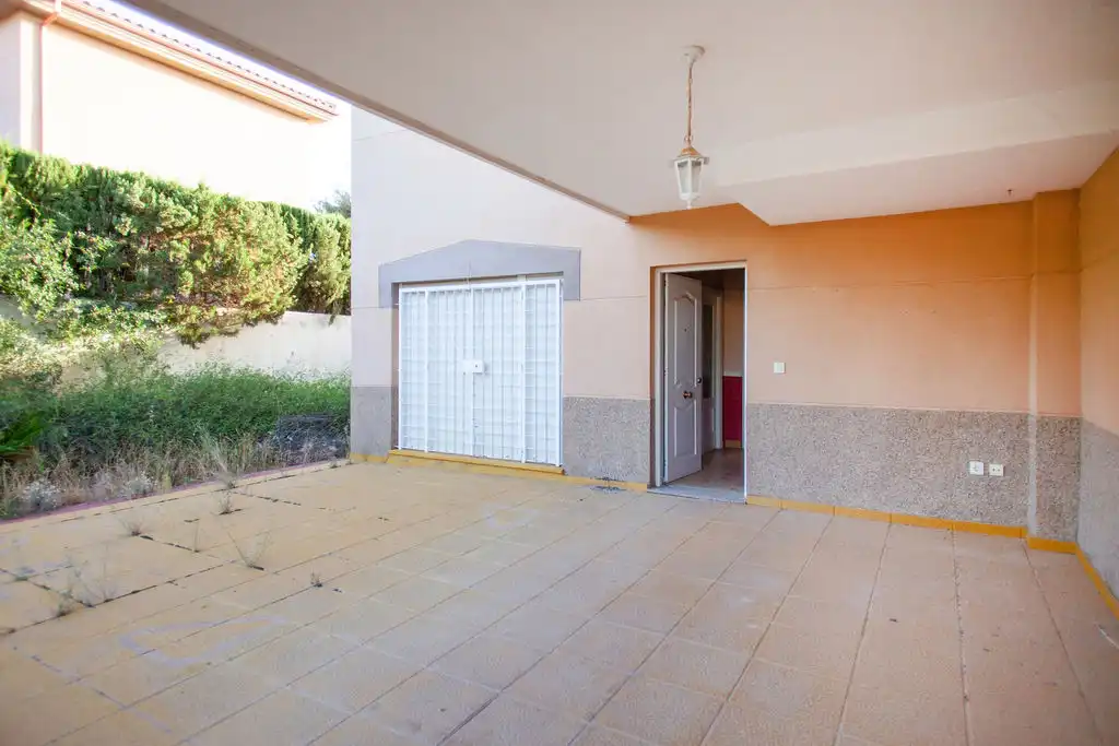 Semi-detached house for sale in Cm de la Paralela, imagen 3