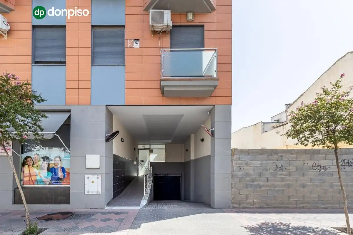 Außenansicht von Wohnung zum Verkauf in Armilla mit Klimaanlage, Heizung und Balkon