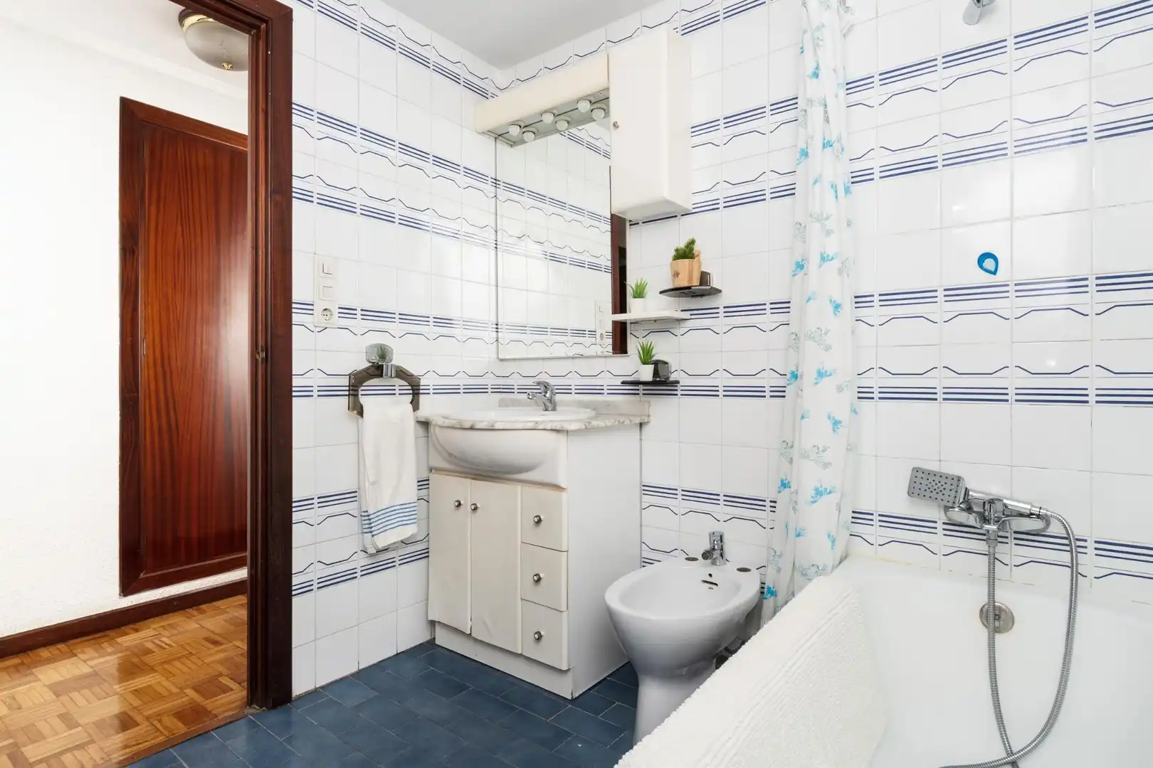 Piso en venta en Avenida ALIERTA, CESAREO, 42, Parque Miraflores
