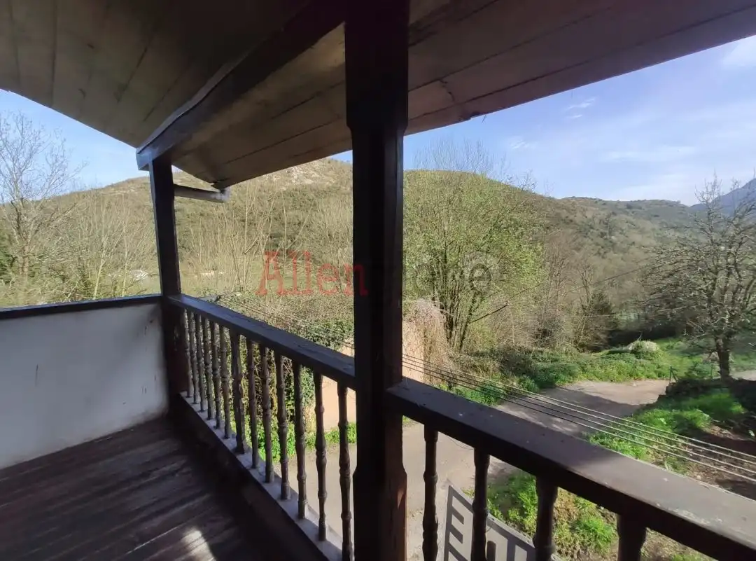 Terrassa de Casa o xalet en venda en Oviedo 