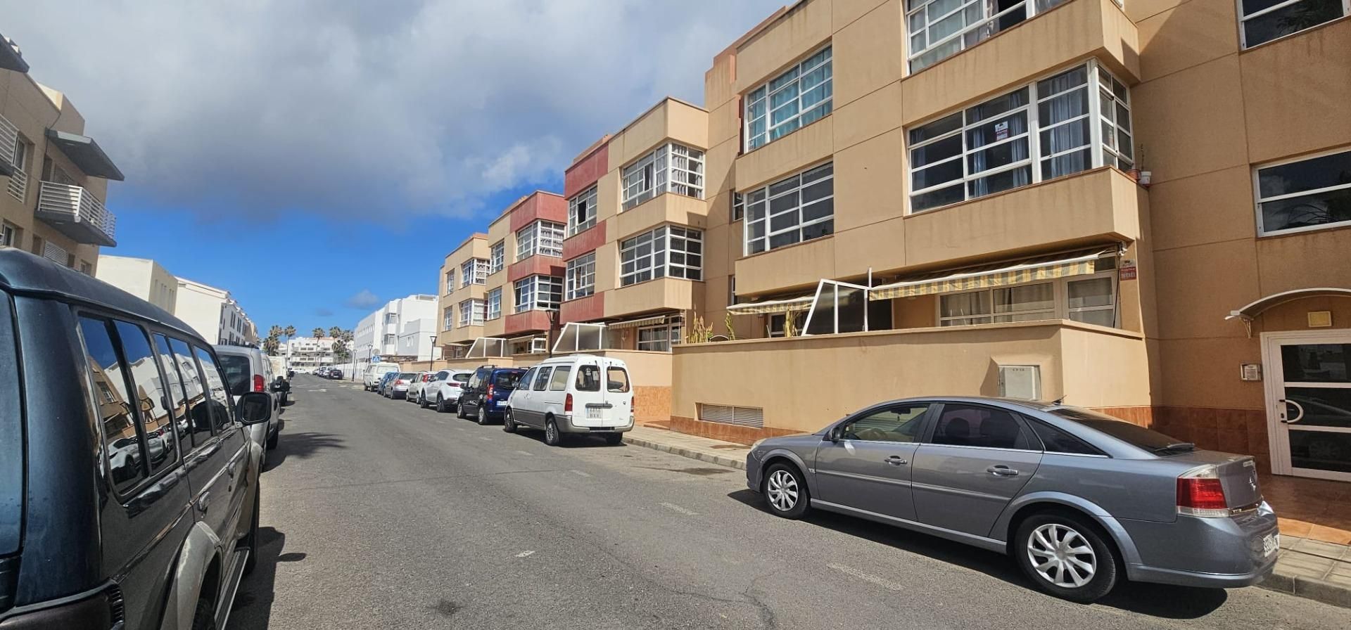 Vista exterior de Pis en venda en La Oliva amb Terrassa