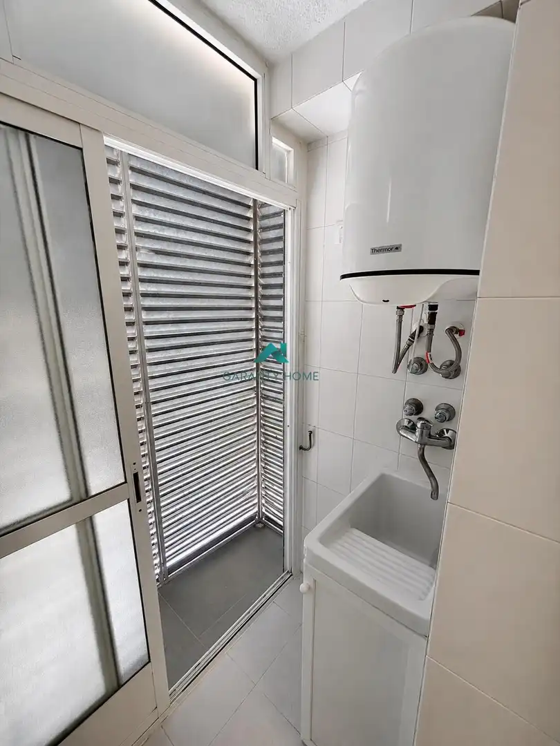Baño de Piso de alquiler en Jaén con Aire acondicionado, Terraza y Amueblado