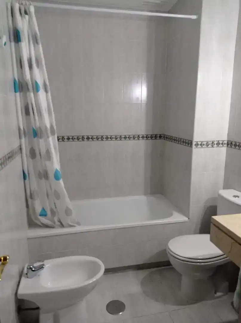 Bany de Pis de lloguer en Chipiona amb Jardí privat, Piscina i Moblat