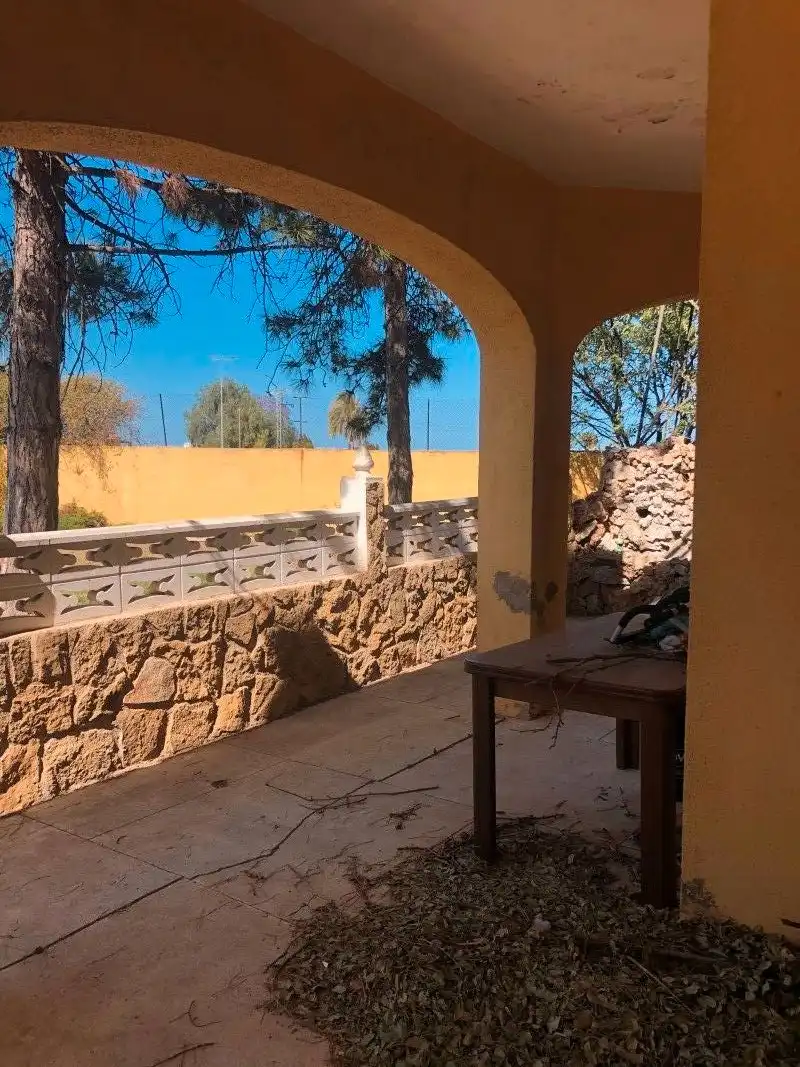 Terrasse von Fabrikhallen zum Verkauf in Piles