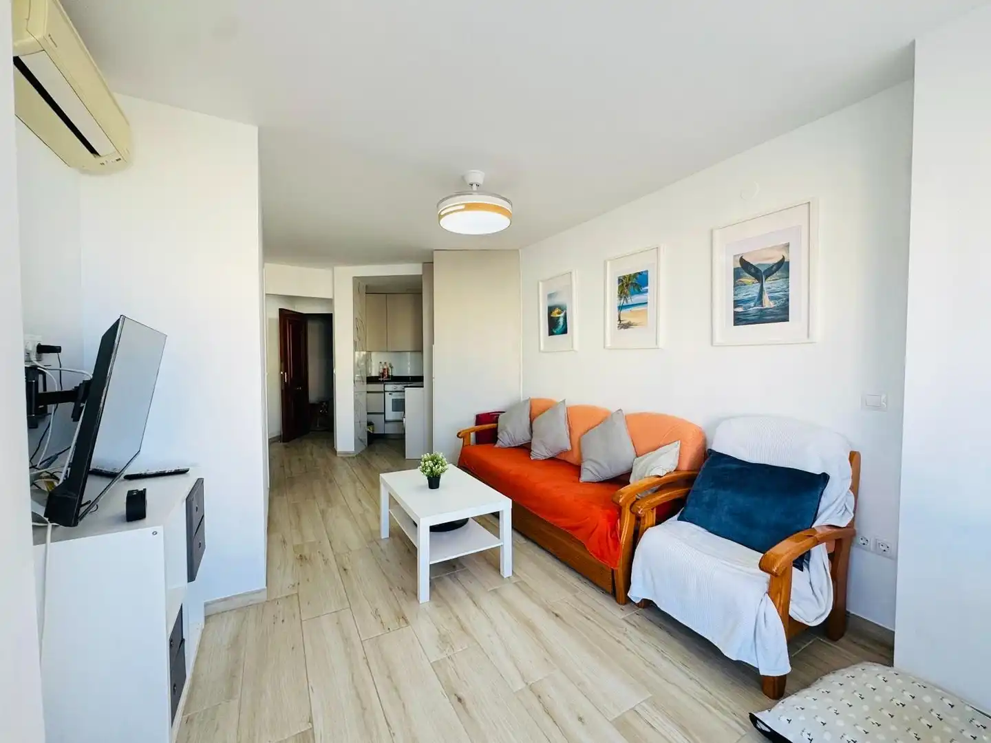 Sala de estar de Estudio en venta en Torrox con Aire acondicionado y Piscina comunitaria