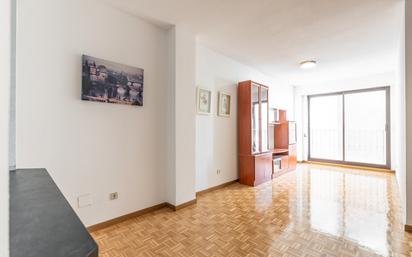 Sala de estar de Piso en venta en  Madrid Capital con Calefacción