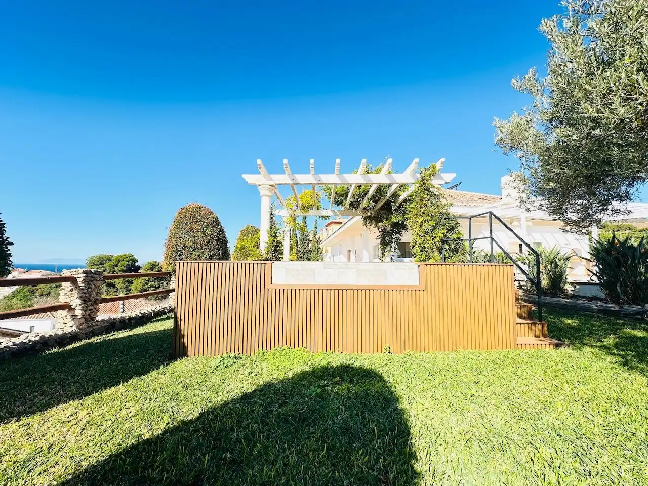 Terrassa de Casa o xalet en venda en Torrox amb Aire condicionat, Jardí privat i Traster