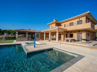 Haus zum Verkauf in Orihuela ciudad