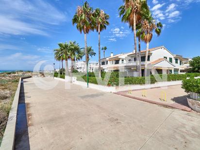 Exterior view of Single-family semi-detached for sale in Creixell  with Air Conditioner and Terrace