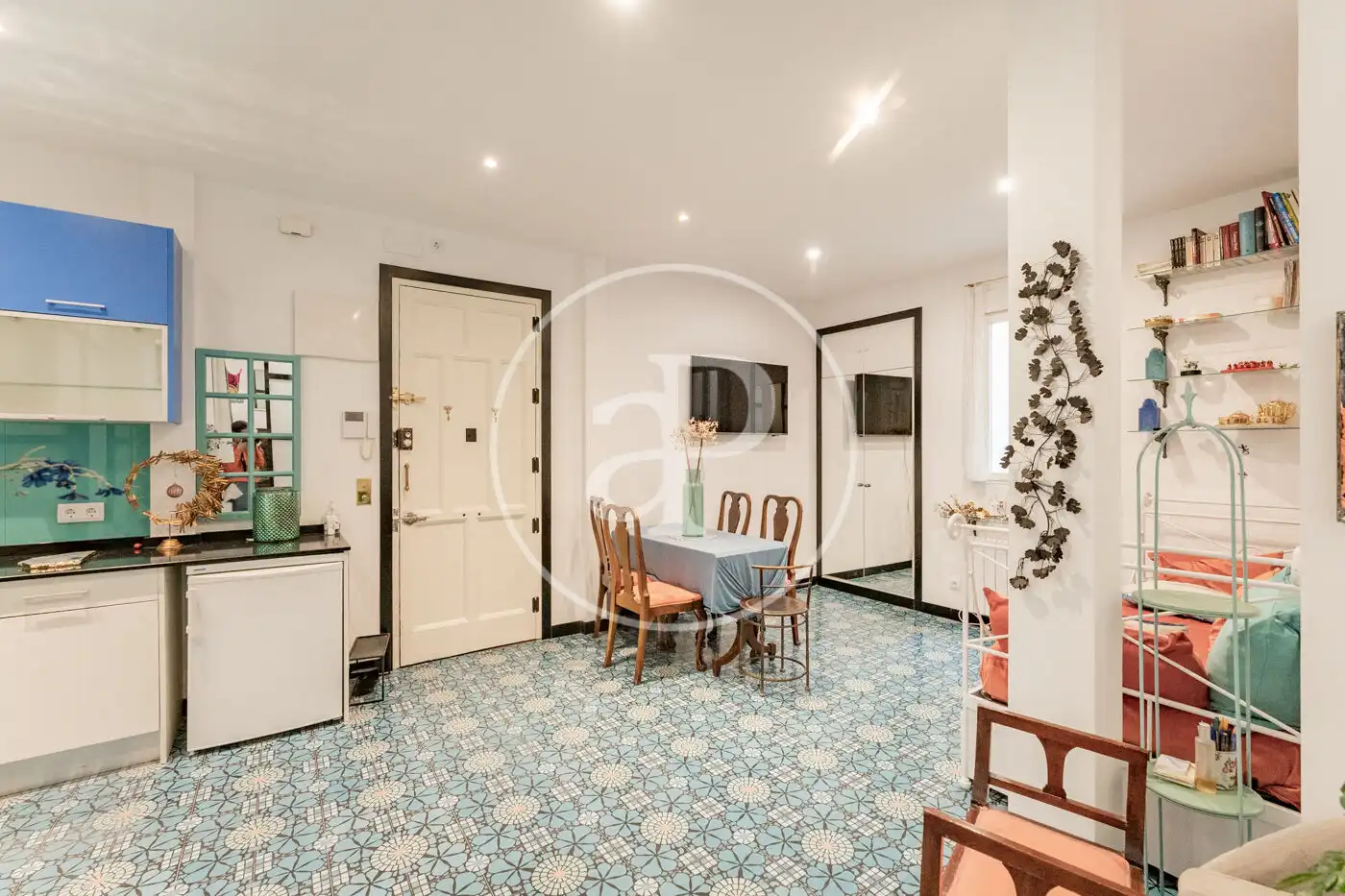 Vista exterior de Piso en venta en Madrid con Calefacción y Amueblado