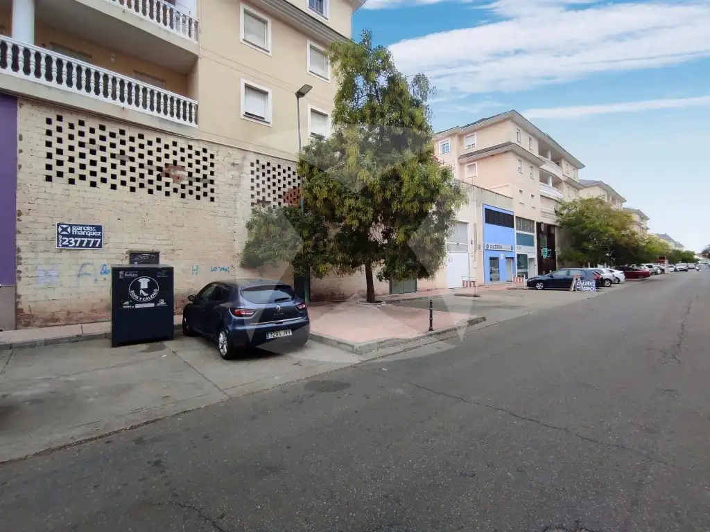 Gewerbefläche zur Miete in Calle Julio Cienfuegos Linares, imagen 6