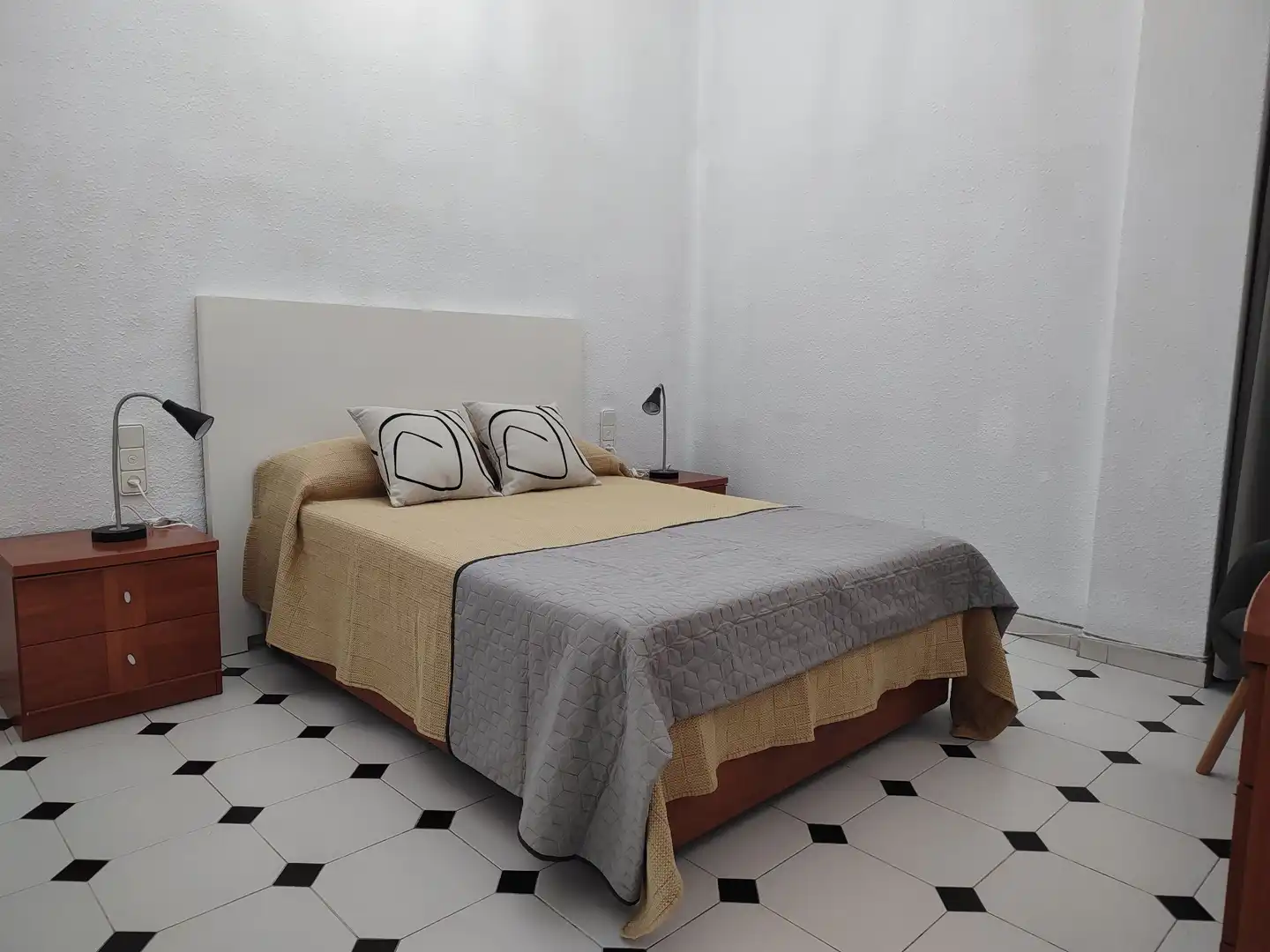 Habitación de Piso de alquiler en Valencia con Aire acondicionado, Calefacción y Amueblado
