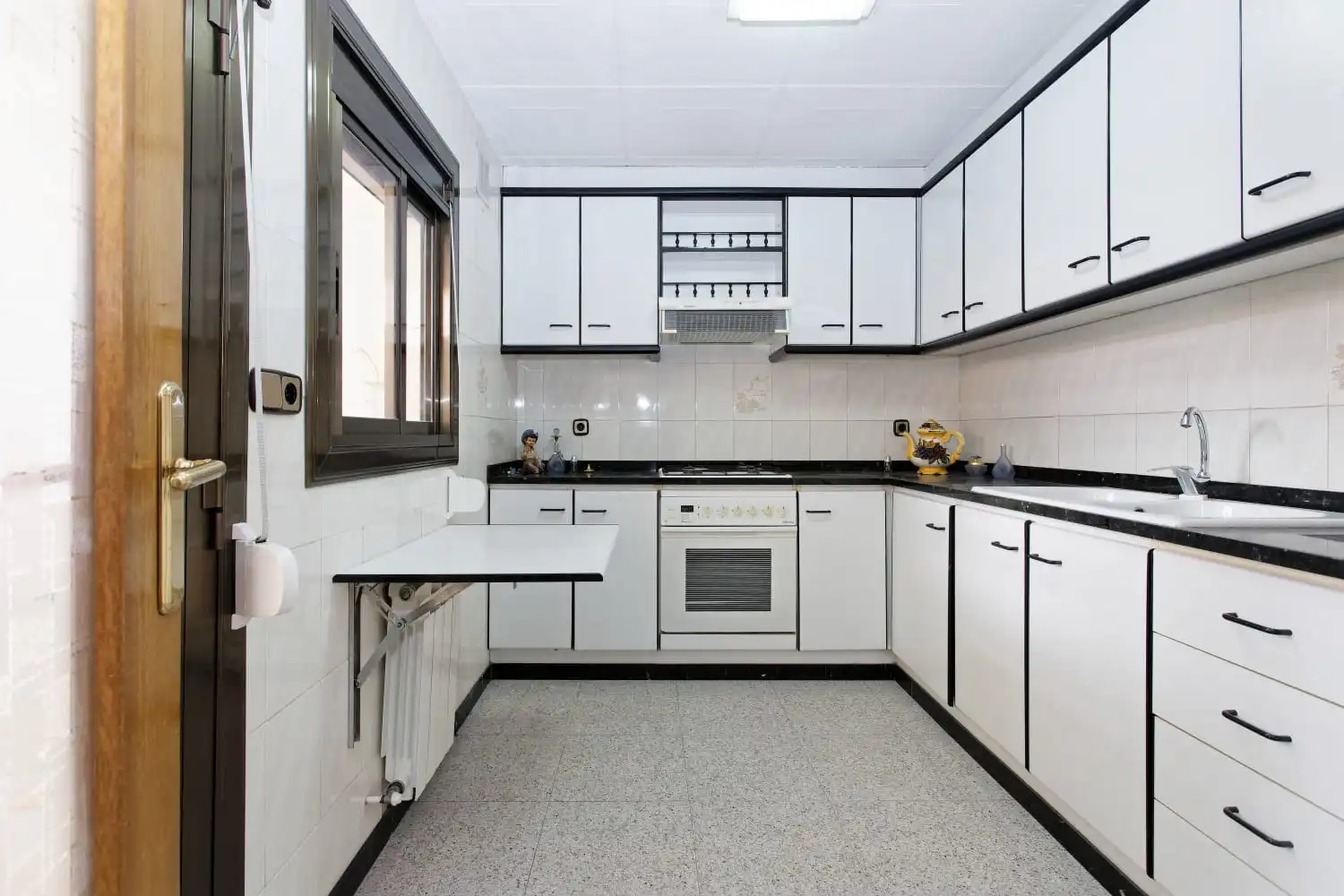 Cocina de Casa adosada en venta en Terrassa con Terraza, Horno y Lavadora