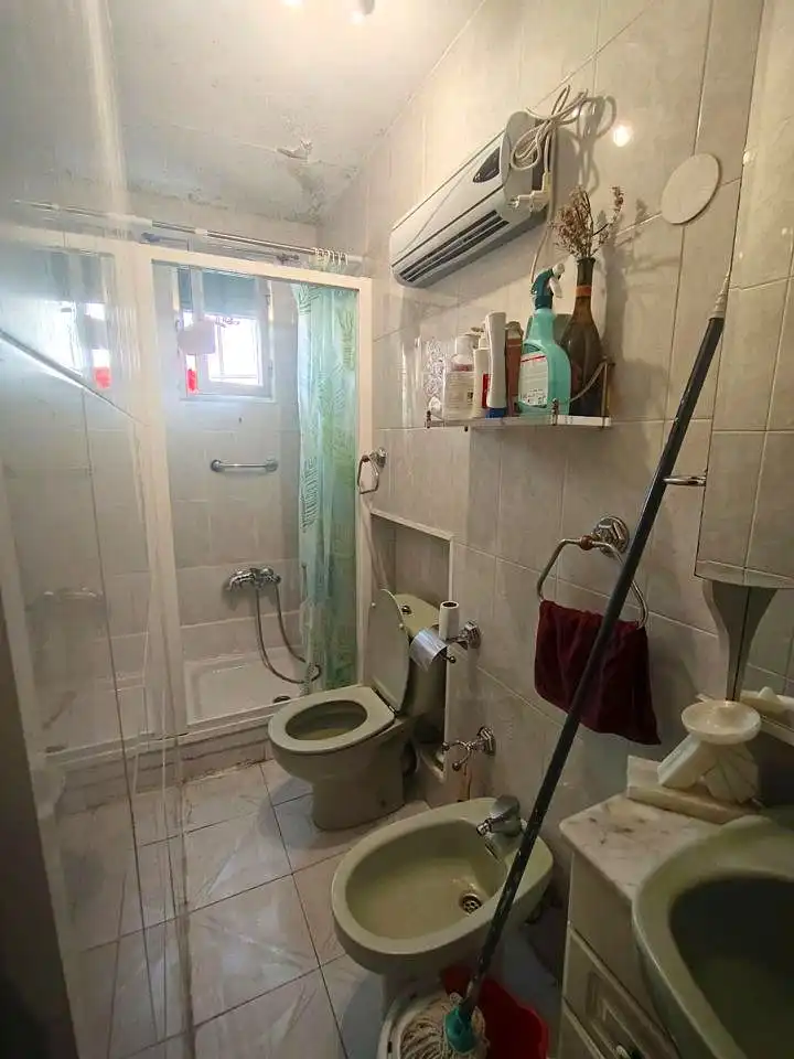 Bathroom of Flat for sale in Madrid  with Air Conditioner, Heating and Furnished