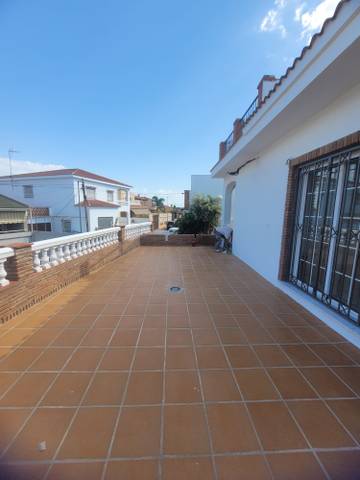 Piso en Alquiler en Calle Caballero del Febo en Fuente Alegre - El Chaparral - Los Morales