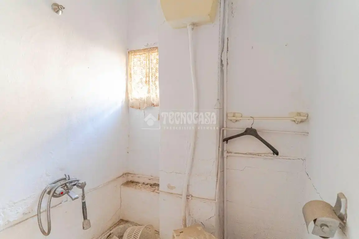Badezimmer von Einfamilien-Reihenhaus zum Verkauf in Lanjarón mit Terrasse