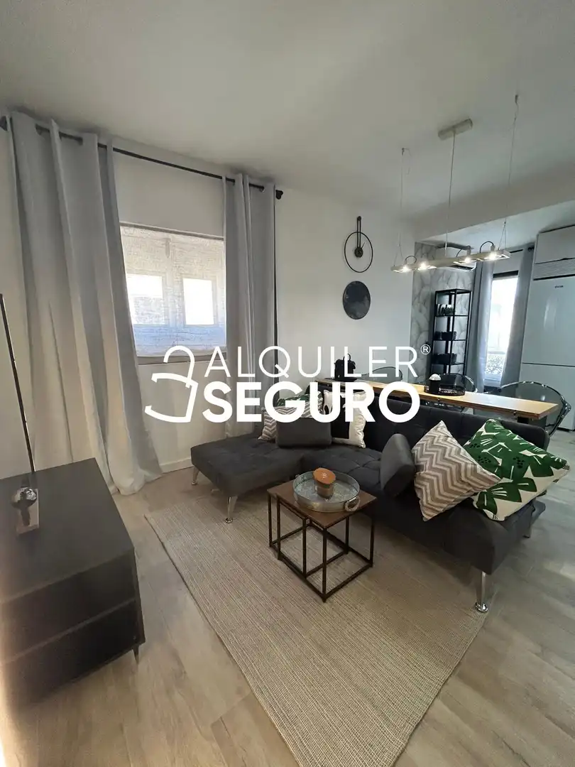 Sala de estar de Piso de alquiler en Alcalá de Henares con Aire acondicionado, Calefacción y Amueblado