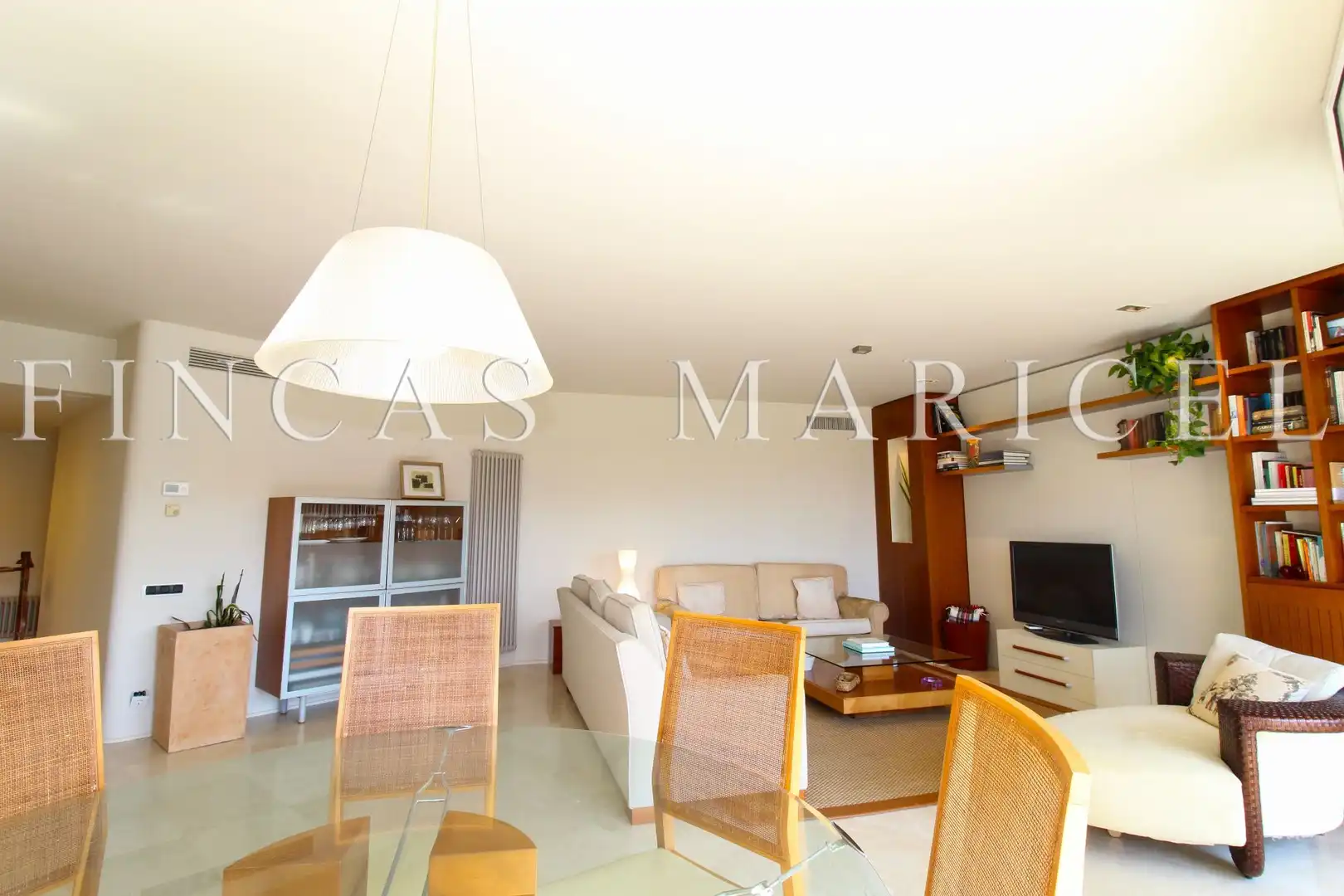 Living room of Flat for sale in Sitges  with Air Conditioner, Heating and Storage room