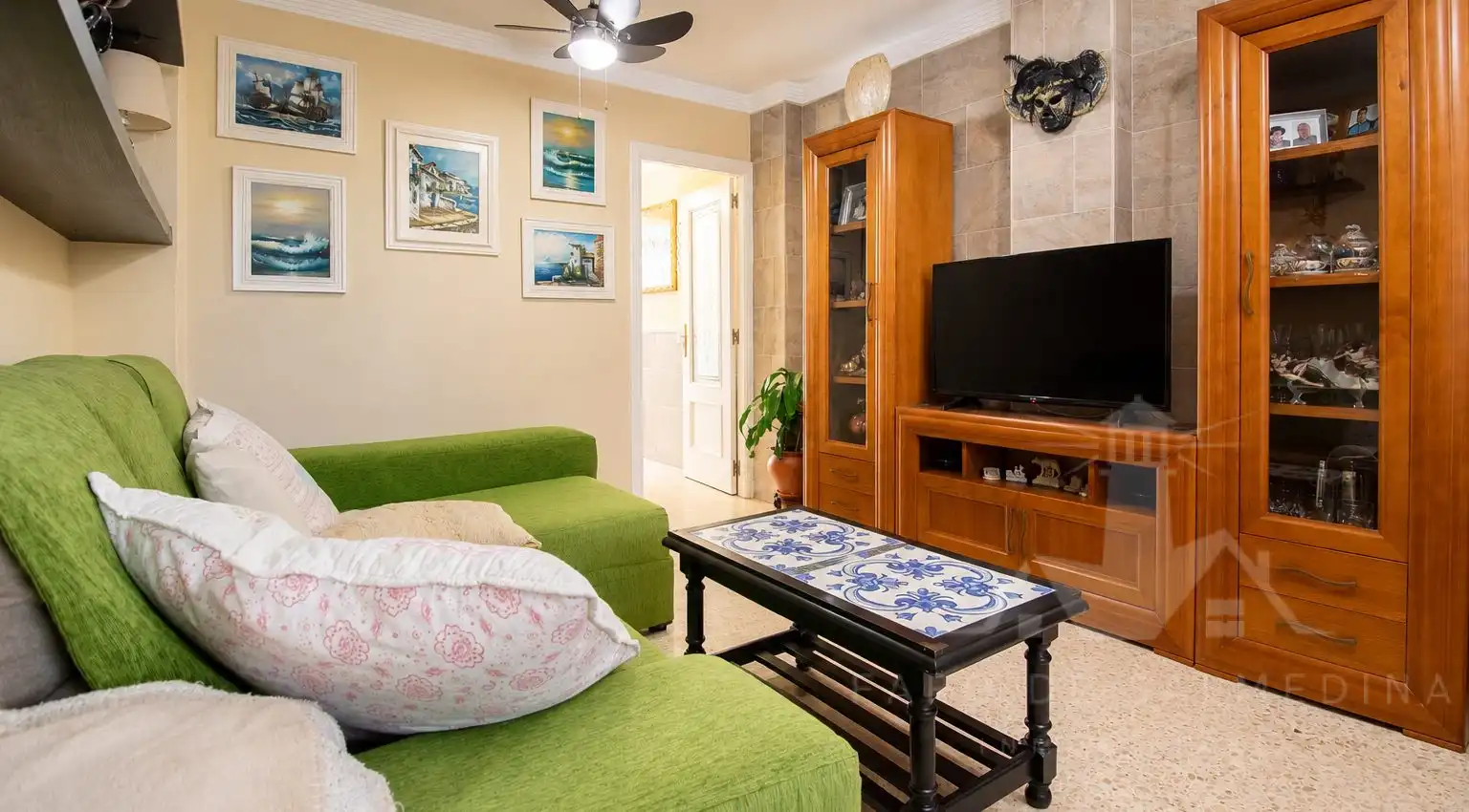 Sala de estar de Casa adosada en venta en Chipiona con Terraza