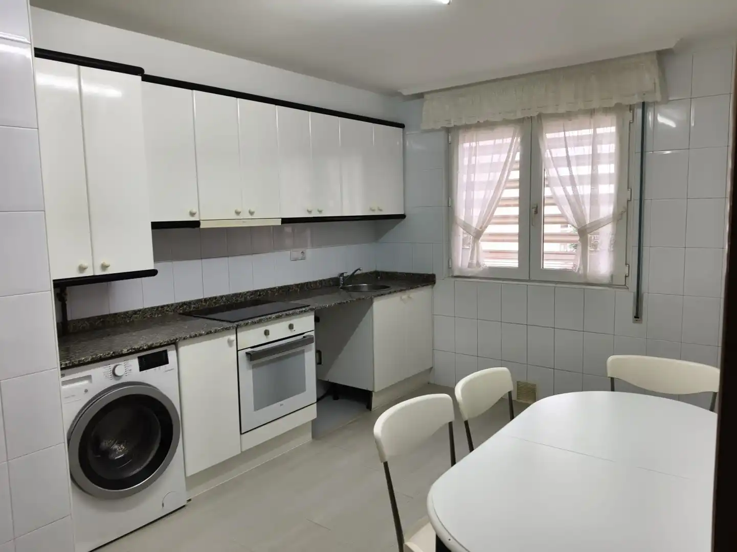 Küche von Wohnung zur Miete in Camargo mit Parkett, Terrasse und Abstellraum