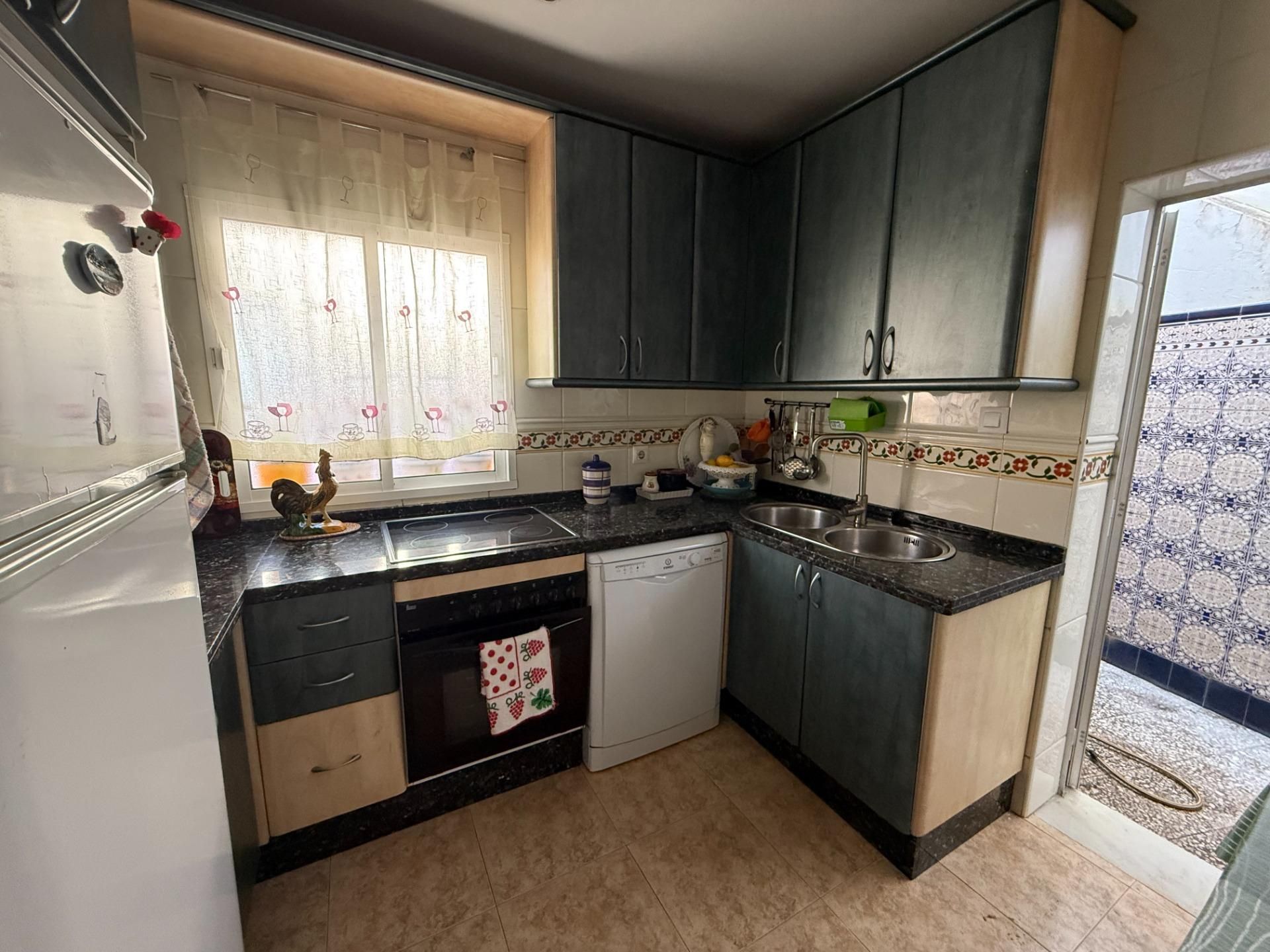 Kitchen of Single-family semi-detached for sale in Algeciras  with Terrace