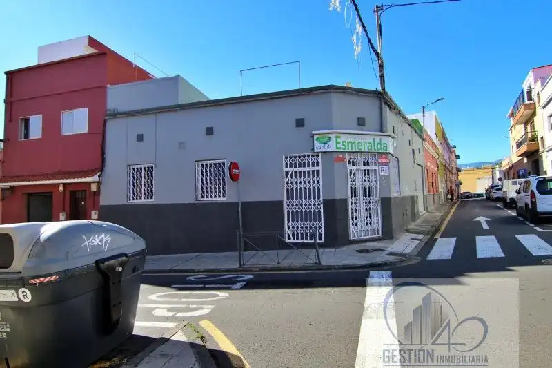 Vista exterior de Casa o xalet en venda en San Cristóbal de la Laguna amb Terrassa i Alarma