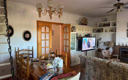 Sala d'estar de Casa o xalet en venda en Estremera amb Calefacció, Jardí privat i Terrassa