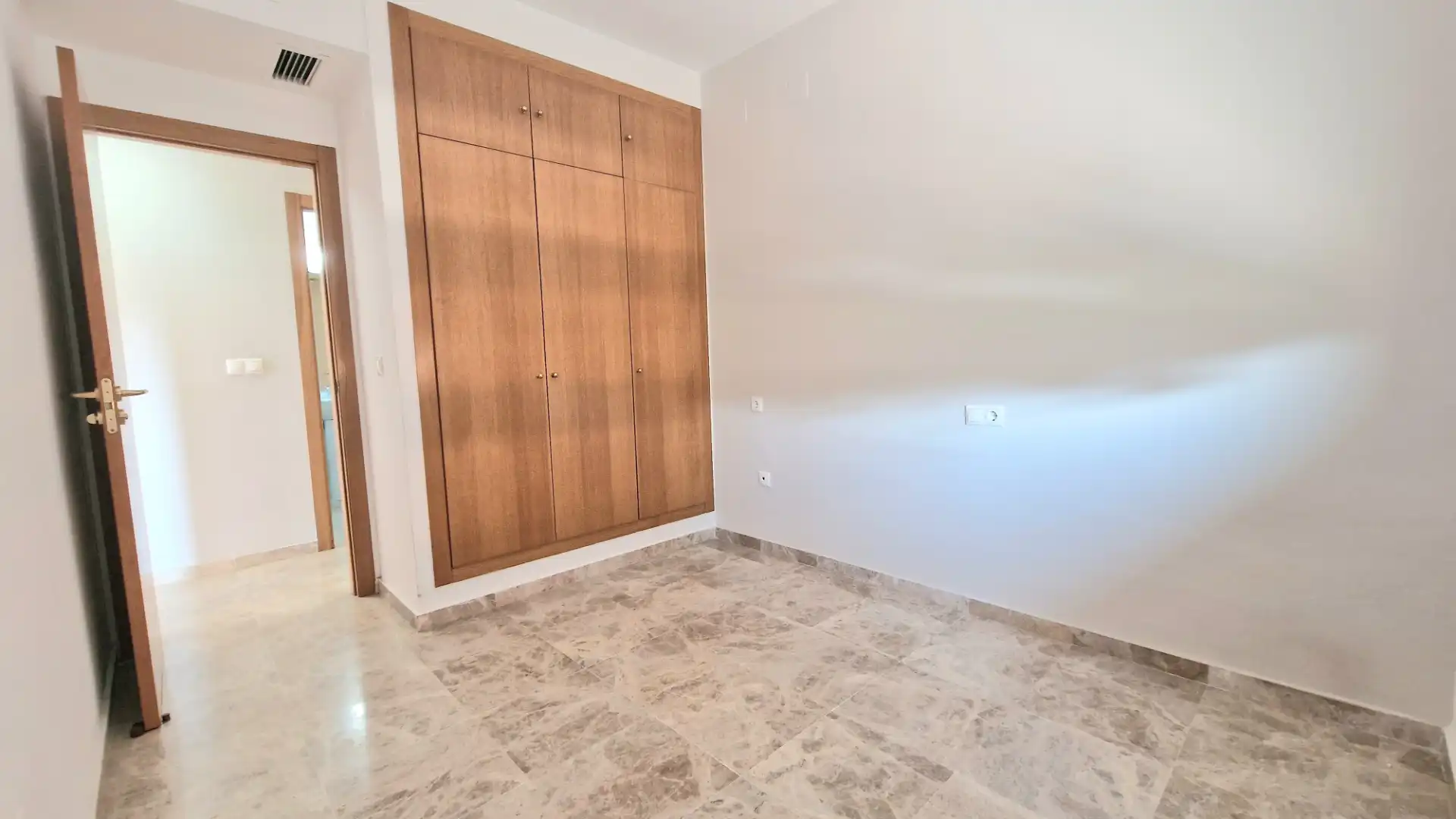 Piso en venta en Mairena del Aljarafe con Aire acondicionado, Trastero y Horno
