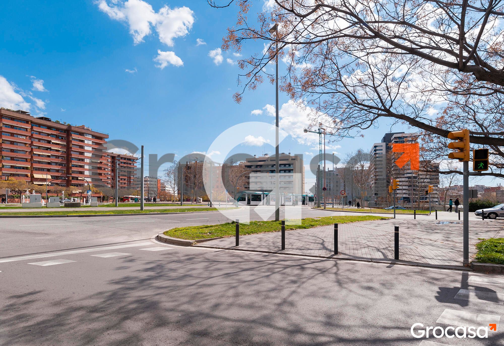 Exterior view of Flat for sale in L'Hospitalet de Llobregat  with Oven and Balcony
