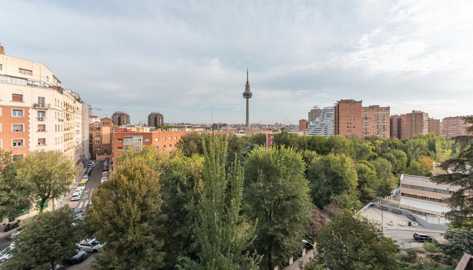 Foto 1 de Pis en venda a Calle de José Martínez de Velasco, 4, Estrella, Madrid