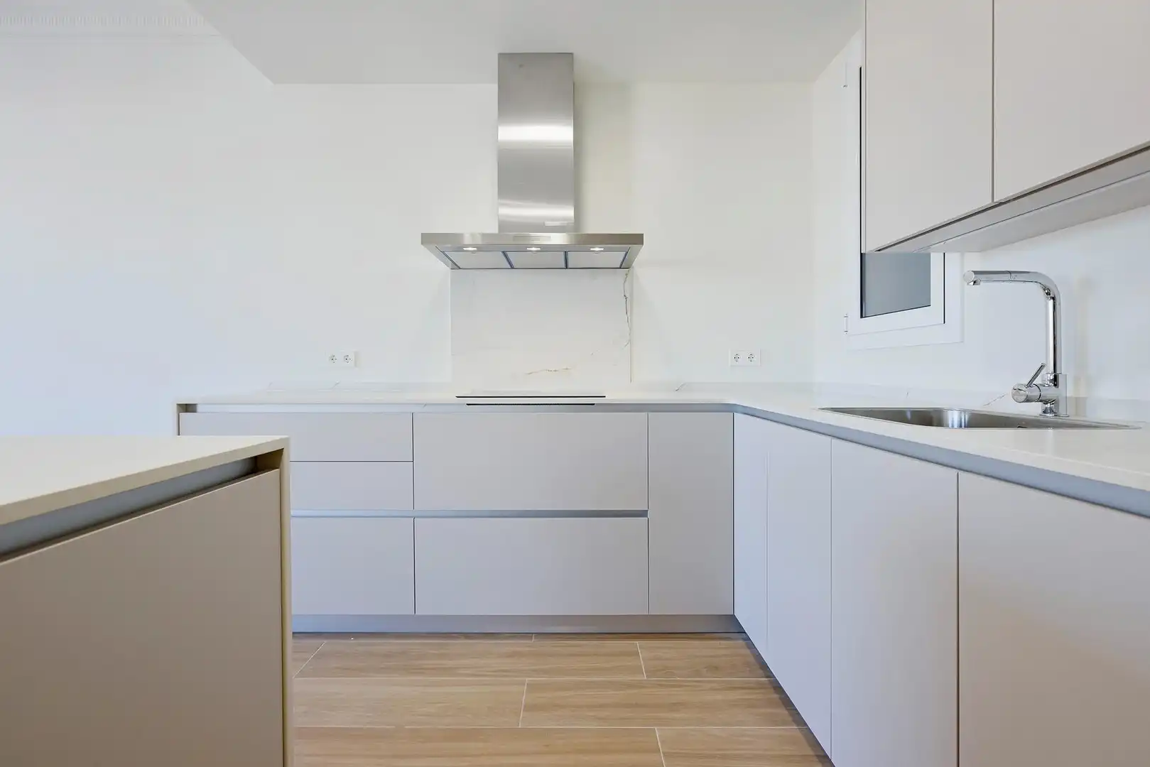 Kitchen of Flat for rent in Barcelona  with Air Conditioner, Heating and Parquet flooring