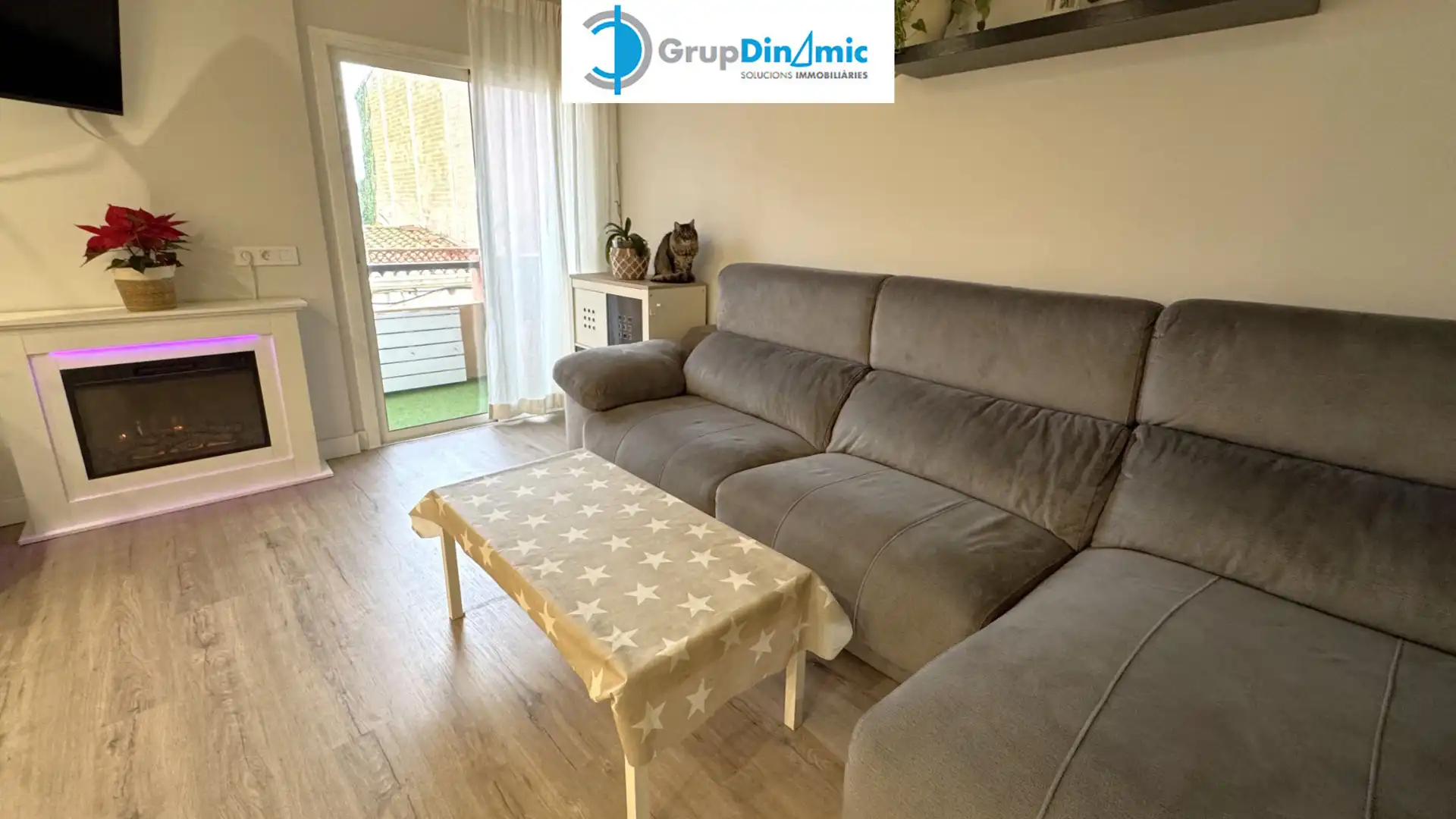 Wohnzimmer von Wohnung zum Verkauf in Palamós mit Parkett, Terrasse und Ofen